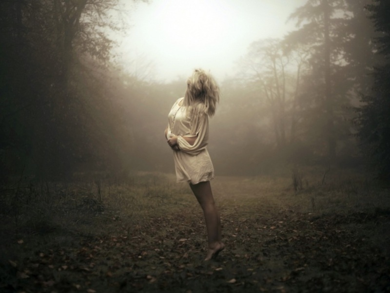 女孩，森林，雾图片，意境，非主流，壁纸